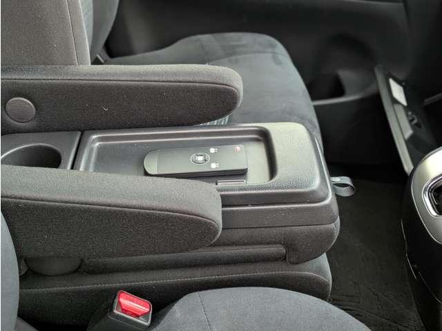 セレナ ２．０　２０Ｘ　Ｓ－ＨＹＢＲＩＤ　電動サンルーフ（19枚目）