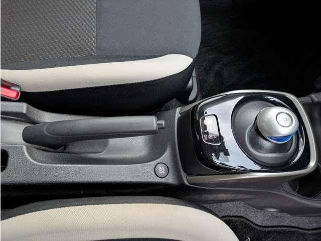 ノート １．２　ｅ－ＰＯＷＥＲ　Ｘ　純正ナビ・ＴＶ　アラウンドビューＭ　ＥＴＣ２．０（16枚目）