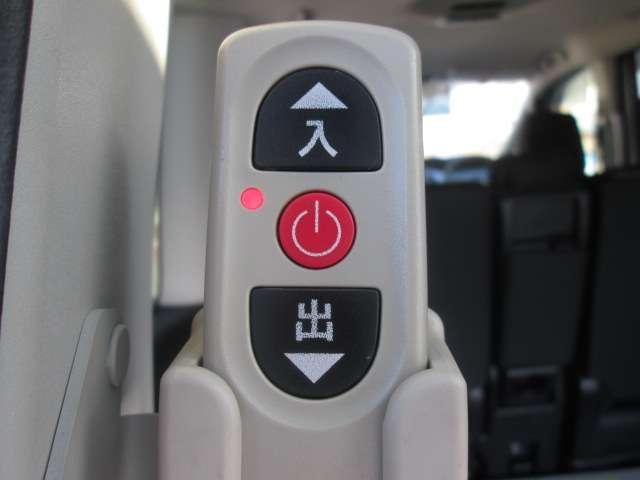 セレナ 2.0 X チェアキャブ リフタータイプ リフタータイプ 左側オートスライドドア(15枚目)