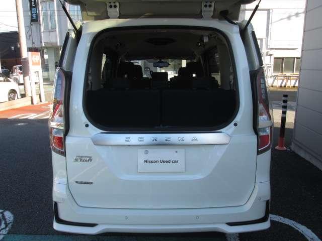 セレナ ２．０　ハイウェイスター　Ｖ　純正ナビ（20枚目）