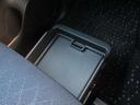 助手席下の収納ボックス