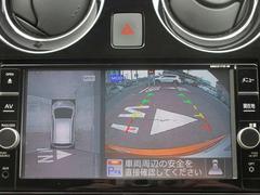 アラウンドビューモニター（車両を上から見たように表示）装着で車庫入れをサポート 6