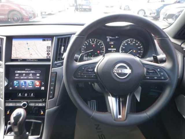 スカイライン ３．０　４００Ｒ　電動ガラスサンルーフ　ＰｅｒｆｏｒｍａｎｃｅＢＯＳＥサ　本革シ－ト　ＬＥＤヘッド　キーレスエントリー　車線逸脱警報　スマ－トキ－　バックモニター　クルコン　ドラレコ　メモリーナビ　ナビＴＶ　サイドカメラ　ＡＡＣ　アルミ　盗難防止装置　ＥＴＣ　エアバッグ（4枚目）