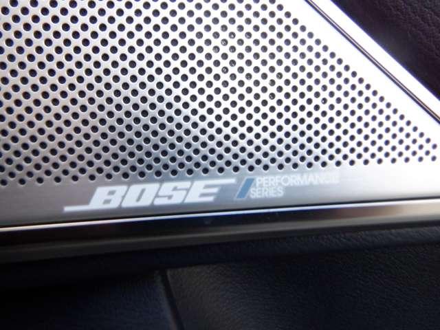 スカイライン ３．０　４００Ｒ　電動ガラスサンルーフ　ＰｅｒｆｏｒｍａｎｃｅＢＯＳＥサ　本革シ－ト　ＬＥＤヘッド　キーレスエントリー　車線逸脱警報　スマ－トキ－　バックモニター　クルコン　ドラレコ　メモリーナビ　ナビＴＶ　サイドカメラ　ＡＡＣ　アルミ　盗難防止装置　ＥＴＣ　エアバッグ（6枚目）