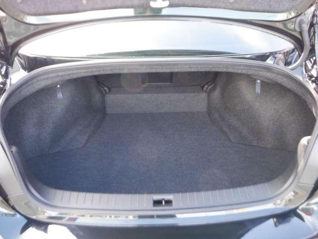 スカイライン ３．０　４００Ｒ　電動ガラスサンルーフ　ＰｅｒｆｏｒｍａｎｃｅＢＯＳＥサ　本革シ－ト　ＬＥＤヘッド　キーレスエントリー　車線逸脱警報　スマ－トキ－　バックモニター　クルコン　ドラレコ　メモリーナビ　ナビＴＶ　サイドカメラ　ＡＡＣ　アルミ　盗難防止装置　ＥＴＣ　エアバッグ（19枚目）