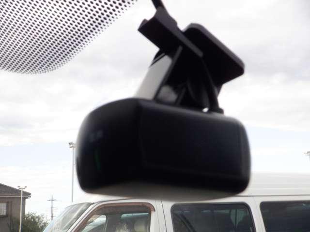 セレナ 1.2 e-POWER ハイウェイスター V ワンオ-ナ- 後席モニター プロパイロット 360°カメラ エマジェンシーブレーキ 1オナ スマキー バックカメラ LED レーンアシスト 点検記録簿付 ETC ドラレコ Aストップ イモビ サイドカーテンエアバック フルオートエアコン ABS(10枚目)