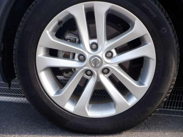 １７インチアルミホイール！！格好良くてホイールがあなたの愛車をいっそう輝かせます☆