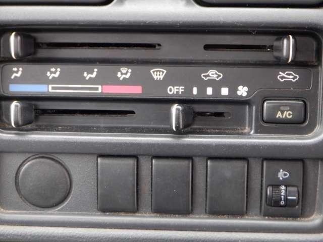ＮＴ１００クリッパートラック ６６０　ＤＸ　３ＡＴ　エアコン　パワステ　ＡＭＦＭラジオ　運転席エアバック　ＰＳ　エアコンパワステ（5枚目）
