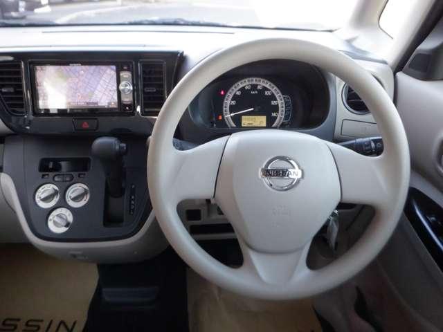 デイズルークス ６６０　Ｓ　雹害未修理車　ワンオ－ナ－　ＰＳ　ＥＴＣ車載器　１オーナー　両席エアバック　アイドルストップ　オートエアコン　ナビＴＶ　メモリナビ　キーレスエントリーシステム　記録簿有り　エアーバッグ　ＡＢＳ　ワンセグＴＶ　パワーウインド（4枚目）