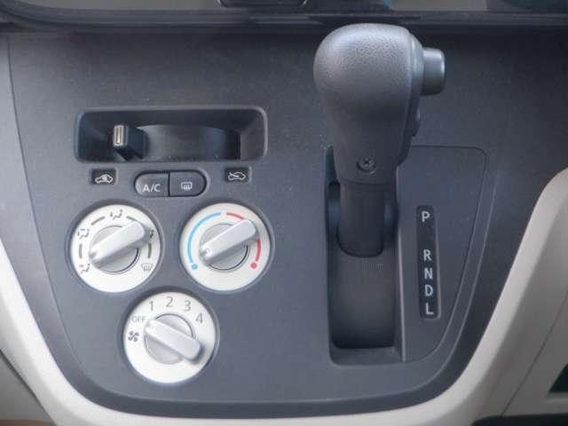 デイズルークス ６６０　Ｓ　雹害未修理車　ワンオ－ナ－　ＰＳ　ＥＴＣ車載器　１オーナー　両席エアバック　アイドルストップ　オートエアコン　ナビＴＶ　メモリナビ　キーレスエントリーシステム　記録簿有り　エアーバッグ　ＡＢＳ　ワンセグＴＶ　パワーウインド（7枚目）