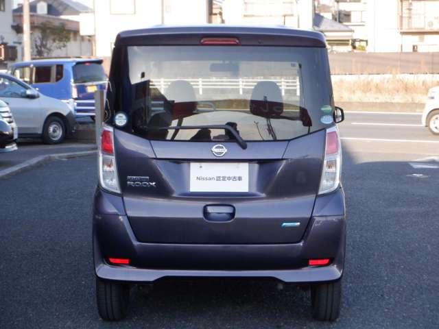 デイズルークス ６６０　Ｓ　雹害未修理車　ワンオ－ナ－　ＰＳ　ＥＴＣ車載器　１オーナー　両席エアバック　アイドルストップ　オートエアコン　ナビＴＶ　メモリナビ　キーレスエントリーシステム　記録簿有り　エアーバッグ　ＡＢＳ　ワンセグＴＶ　パワーウインド（12枚目）