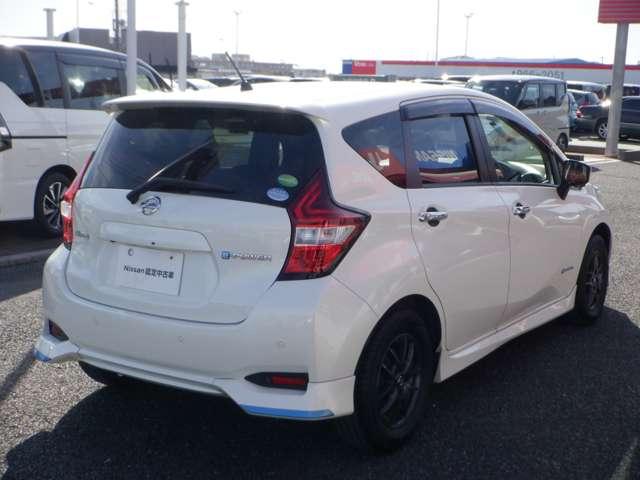 ノート １．２　ｅ－ＰＯＷＥＲ　Ｘ　ワンオ－ナ－　アラウンドビュＭ　メモリ－ナビＭＭ　３６０°カメラ　記録簿付　Ｒカメラ　運転席助手席エアバック　レーンキープ　ＡＵＴＯエアコン　１オーナー　盗難防止システム　ナビＴＶ　ＡＷ　サイドカメラ　運転席エアバッグ　キーレスエントリー　ドラレコ（2枚目）