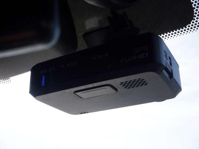 ノート １．２　ｅ－ＰＯＷＥＲ　Ｘ　ワンオ－ナ－　アラウンドビュＭ　メモリ－ナビＭＭ　３６０°カメラ　記録簿付　Ｒカメラ　運転席助手席エアバック　レーンキープ　ＡＵＴＯエアコン　１オーナー　盗難防止システム　ナビＴＶ　ＡＷ　サイドカメラ　運転席エアバッグ　キーレスエントリー　ドラレコ（10枚目）