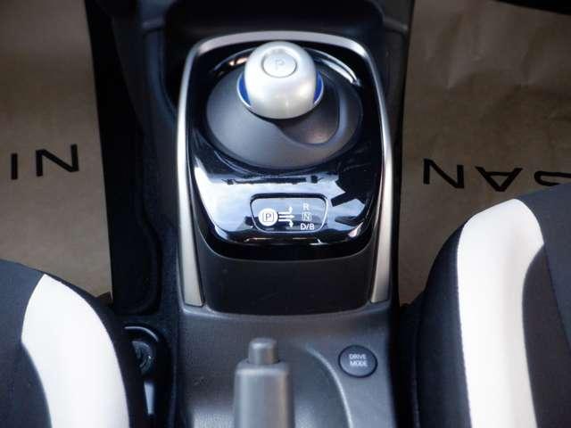 ノート １．２　ｅ－ＰＯＷＥＲ　Ｘ　ワンオ－ナ－　アラウンドビュＭ　メモリ－ナビＭＭ　３６０°カメラ　記録簿付　Ｒカメラ　運転席助手席エアバック　レーンキープ　ＡＵＴＯエアコン　１オーナー　盗難防止システム　ナビＴＶ　ＡＷ　サイドカメラ　運転席エアバッグ　キーレスエントリー　ドラレコ（17枚目）