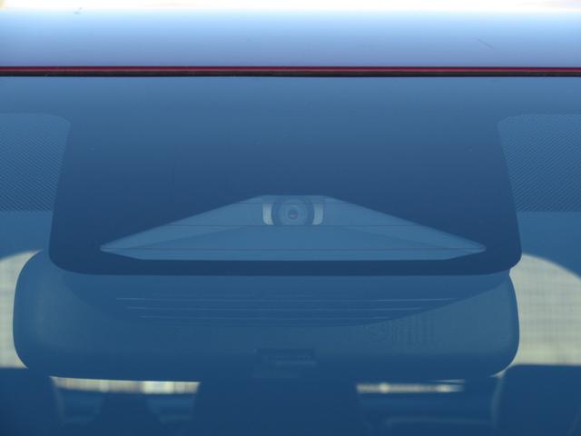 カローラツーリング ハイブリッド　ダブルバイビー　ディーラー社用車　１０．５インチフルセグナビ（前後ドラレコ内蔵）　ＢｌｕｅＴｏｏｔｈ　バックカメラ　ブレインドスポットモニター　カラーヘッドアップディスプレイ　安心降車アシスト　１５００Ｗコンセント（4枚目）