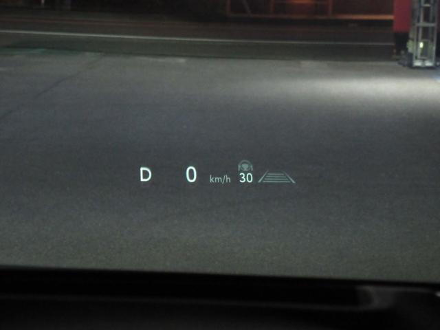 カローラツーリング ハイブリッド　ダブルバイビー　ディーラー社用車　１０．５インチフルセグナビ（前後ドラレコ内蔵）　ＢｌｕｅＴｏｏｔｈ　バックカメラ　ブレインドスポットモニター　カラーヘッドアップディスプレイ　安心降車アシスト　１５００Ｗコンセント（10枚目）