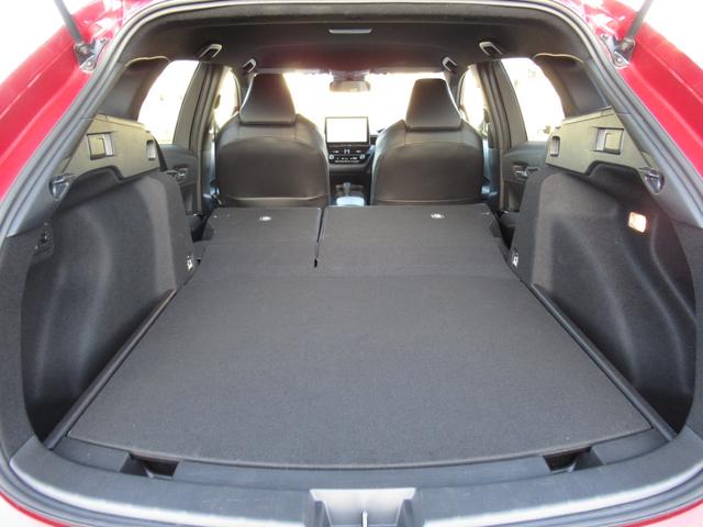 カローラツーリング ハイブリッド　ダブルバイビー　ディーラー社用車　１０．５インチフルセグナビ（前後ドラレコ内蔵）　ＢｌｕｅＴｏｏｔｈ　バックカメラ　ブレインドスポットモニター　カラーヘッドアップディスプレイ　安心降車アシスト　１５００Ｗコンセント（36枚目）