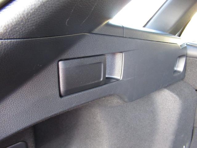 カローラツーリング ハイブリッド　ダブルバイビー　ディーラー社用車　１０．５インチフルセグナビ（前後ドラレコ内蔵）　ＢｌｕｅＴｏｏｔｈ　バックカメラ　ブレインドスポットモニター　カラーヘッドアップディスプレイ　安心降車アシスト　１５００Ｗコンセント（37枚目）