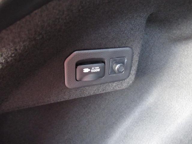 カローラツーリング ハイブリッド　ダブルバイビー　ディーラー社用車　１０．５インチフルセグナビ（前後ドラレコ内蔵）　ＢｌｕｅＴｏｏｔｈ　バックカメラ　ブレインドスポットモニター　カラーヘッドアップディスプレイ　安心降車アシスト　１５００Ｗコンセント（54枚目）