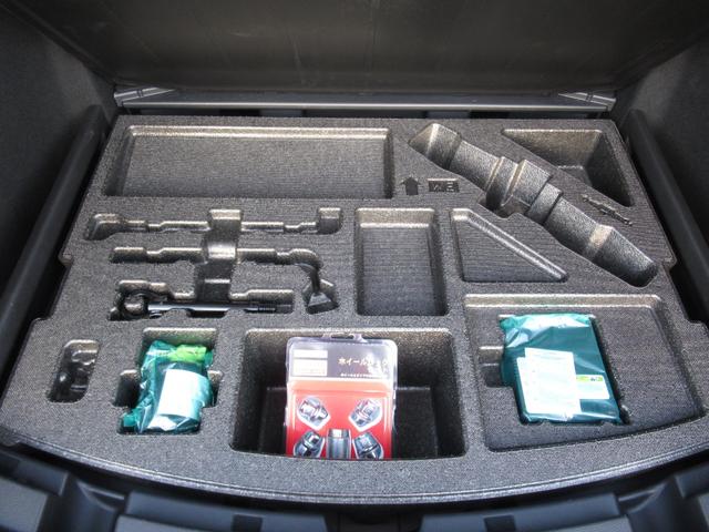 カローラツーリング ハイブリッド　ダブルバイビー　ディーラー社用車　１０．５インチフルセグナビ（前後ドラレコ内蔵）　ＢｌｕｅＴｏｏｔｈ　バックカメラ　ブレインドスポットモニター　カラーヘッドアップディスプレイ　安心降車アシスト　１５００Ｗコンセント（66枚目）