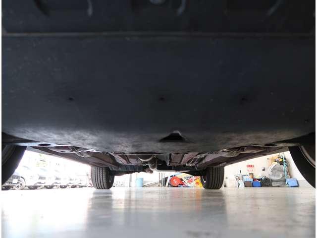 アウトランダー ２０Ｇセーフティパッケージ　ＳＤナビ　フルセグＴＶ　後席モニター　ＥＴＣ（10枚目）