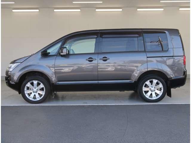 デリカＤ：５ Ｄ　パワーパッケージ　アルパインナビ　フルセグＴＶ　後席モニター（4枚目）