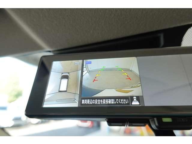 安心・安全のバックカメラを装着！バックミラー表示タイプです。