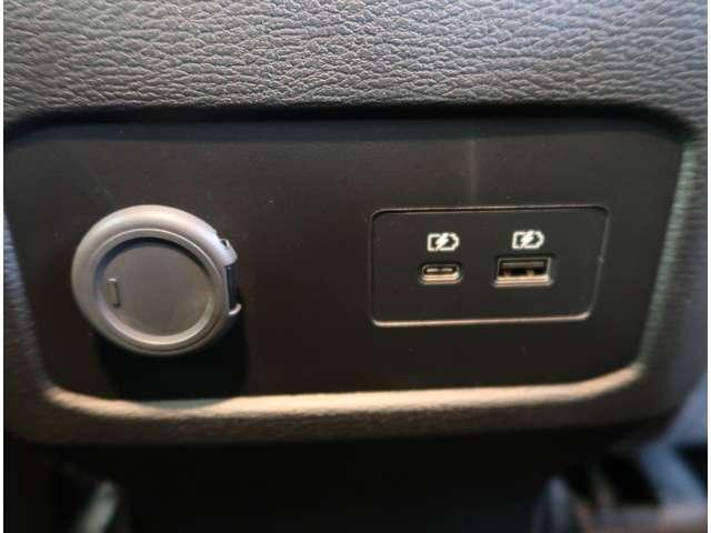 トライトン GSR 5人乗り スマホ連携ナビ フルセグTV(16枚目)