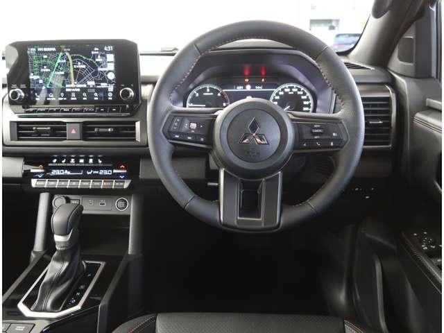 トライトン GSR 5人乗り スマホ連携ナビ フルセグTV(18枚目)