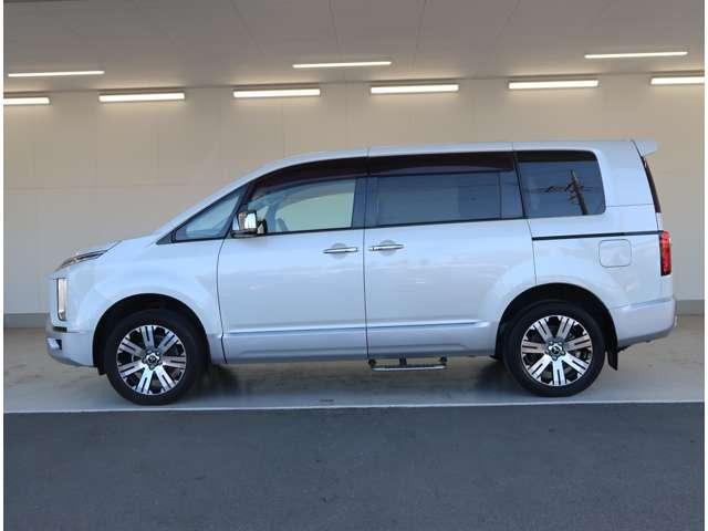 デリカD:5 P 7人乗り レザーシート SDナビ(4枚目)