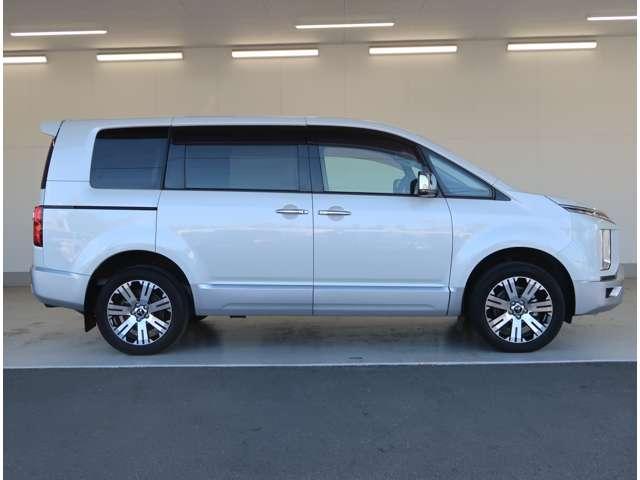 デリカD:5 P 7人乗り レザーシート SDナビ(8枚目)