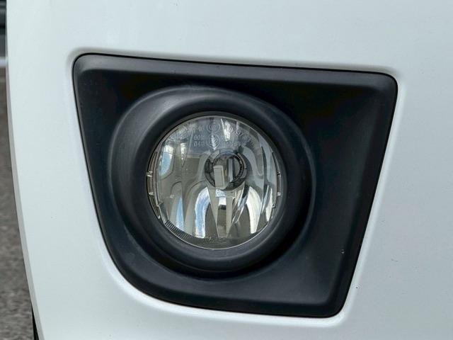 アルトワークス ベースグレード ターボチャージャー ローダウン 15インチアルミホイール クリアランスソナー 頸部衝撃緩和ヘッドレスト ナビ付 盗難防止システム 衝突安全ボディ キーレスエントリー スマートキー(11枚目)