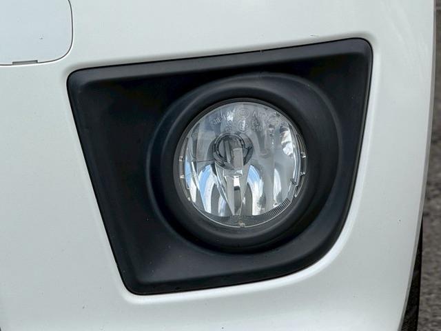 アルトワークス ベースグレード ターボチャージャー ローダウン 15インチアルミホイール クリアランスソナー 頸部衝撃緩和ヘッドレスト ナビ付 盗難防止システム 衝突安全ボディ キーレスエントリー スマートキー(12枚目)