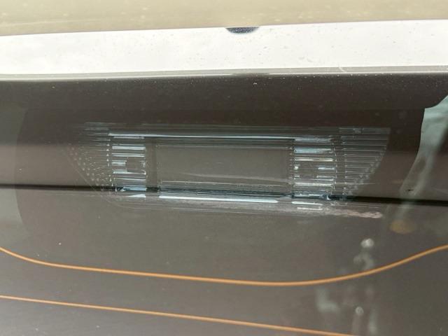 アルトワークス ベースグレード ターボチャージャー ローダウン 15インチアルミホイール クリアランスソナー 頸部衝撃緩和ヘッドレスト ナビ付 盗難防止システム 衝突安全ボディ キーレスエントリー スマートキー(15枚目)