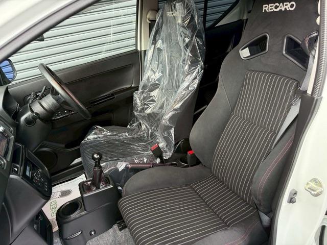 アルトワークス ベースグレード ターボチャージャー ローダウン 15インチアルミホイール クリアランスソナー 頸部衝撃緩和ヘッドレスト ナビ付 盗難防止システム 衝突安全ボディ キーレスエントリー スマートキー(28枚目)