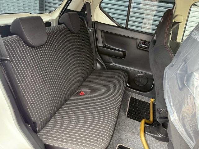 アルトワークス ベースグレード ターボチャージャー ローダウン 15インチアルミホイール クリアランスソナー 頸部衝撃緩和ヘッドレスト ナビ付 盗難防止システム 衝突安全ボディ キーレスエントリー スマートキー(30枚目)