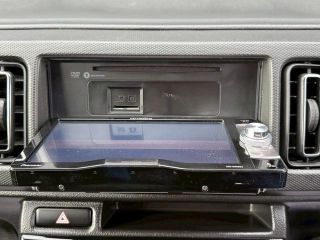 アルトワークス ベースグレード ターボチャージャー ローダウン 15インチアルミホイール クリアランスソナー 頸部衝撃緩和ヘッドレスト ナビ付 盗難防止システム 衝突安全ボディ キーレスエントリー スマートキー(45枚目)