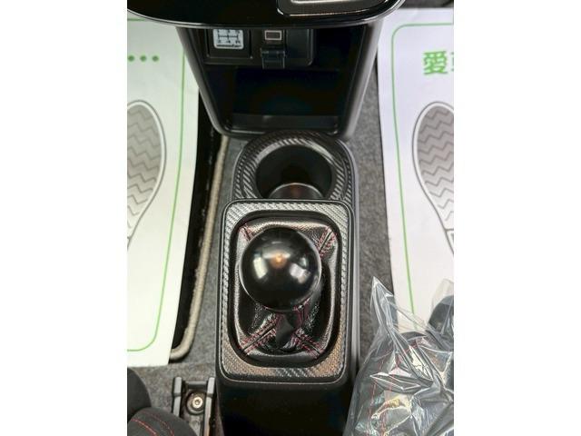 アルトワークス ベースグレード ターボチャージャー ローダウン 15インチアルミホイール クリアランスソナー 頸部衝撃緩和ヘッドレスト ナビ付 盗難防止システム 衝突安全ボディ キーレスエントリー スマートキー(47枚目)