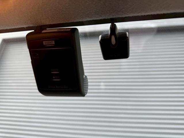 アルトワークス ベースグレード ターボチャージャー ローダウン 15インチアルミホイール クリアランスソナー 頸部衝撃緩和ヘッドレスト ナビ付 盗難防止システム 衝突安全ボディ キーレスエントリー スマートキー(58枚目)