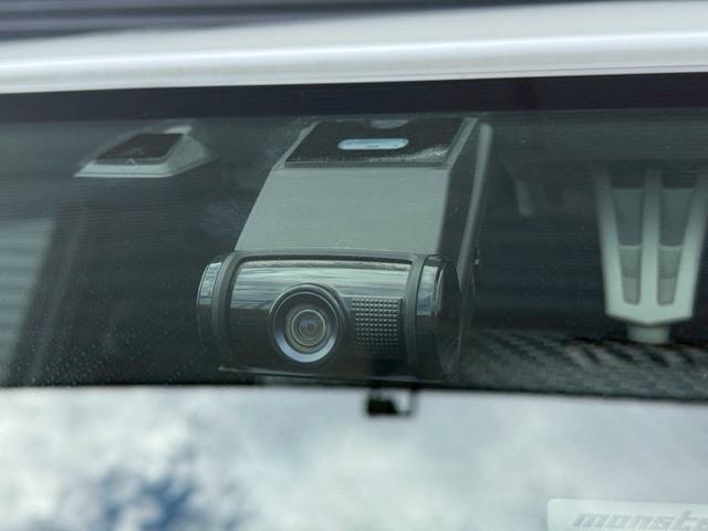 アルトワークス ベースグレード ターボチャージャー ローダウン 15インチアルミホイール クリアランスソナー 頸部衝撃緩和ヘッドレスト ナビ付 盗難防止システム 衝突安全ボディ キーレスエントリー スマートキー(59枚目)