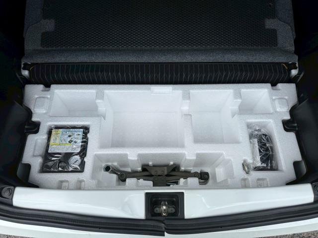 アルトワークス ベースグレード ターボチャージャー ローダウン 15インチアルミホイール クリアランスソナー 頸部衝撃緩和ヘッドレスト ナビ付 盗難防止システム 衝突安全ボディ キーレスエントリー スマートキー(60枚目)