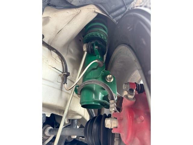 アルトワークス ベースグレード ターボチャージャー ローダウン 15インチアルミホイール クリアランスソナー 頸部衝撃緩和ヘッドレスト ナビ付 盗難防止システム 衝突安全ボディ キーレスエントリー スマートキー(63枚目)