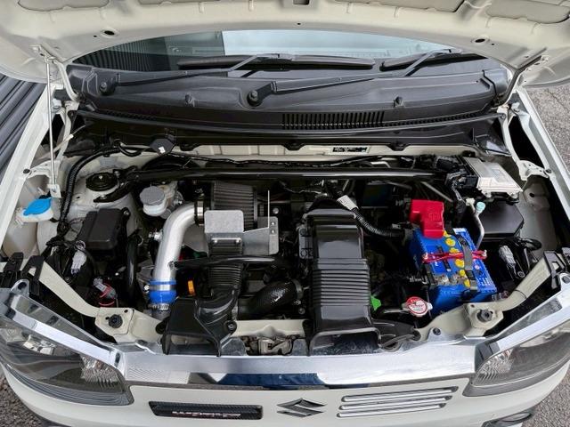 アルトワークス ベースグレード ターボチャージャー ローダウン 15インチアルミホイール クリアランスソナー 頸部衝撃緩和ヘッドレスト ナビ付 盗難防止システム 衝突安全ボディ キーレスエントリー スマートキー(67枚目)