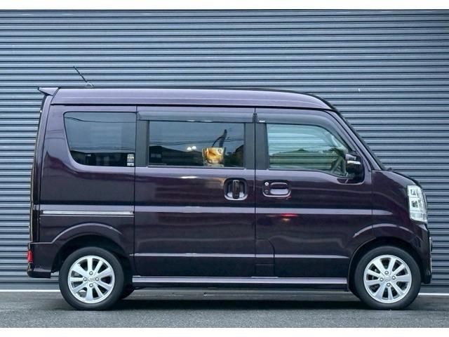 エブリイワゴン ＰＺターボスペシャル　両側パワースライドドア　バックカメラ　クリアランスソナー　１４インチアルミホイール　フルフラットシート　ベンチシート　頸部衝撃緩和ヘッドレスト　衝突被害軽減システム　衝突安全ボディ　盗難防止システム（4枚目）