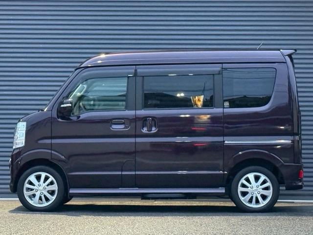 エブリイワゴン ＰＺターボスペシャル　両側パワースライドドア　バックカメラ　クリアランスソナー　１４インチアルミホイール　フルフラットシート　ベンチシート　頸部衝撃緩和ヘッドレスト　衝突被害軽減システム　衝突安全ボディ　盗難防止システム（8枚目）