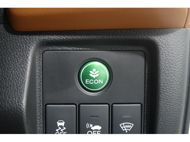 ヴェゼル ハイブリッドＺ　ワンオーナー　禁煙　認定中古車　衝突軽減ブレーキ　ドライブレコーダー　シートヒーター　純正ナビ　バックモニター　フルセグＴＶ　ＣＤ再生　Ｂｌｕｅｔｏｏｔｈ　ＨＤＭＩ　ＥＴＣ　オートライト　パドルシフト（11枚目）