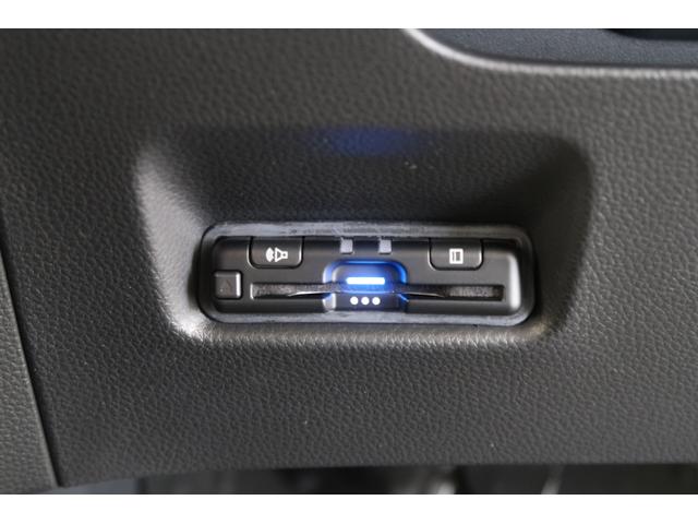 フィット e:HEVRS 元試乗車 禁煙 認定中古車 衝突軽減ブレーキ MTモード 純正ナビ フルセグTV バックモニター CD再生 DVD再生 Bluetooth ミュージックサーバー ETC レーダークルーズ エアバッグ(13枚目)