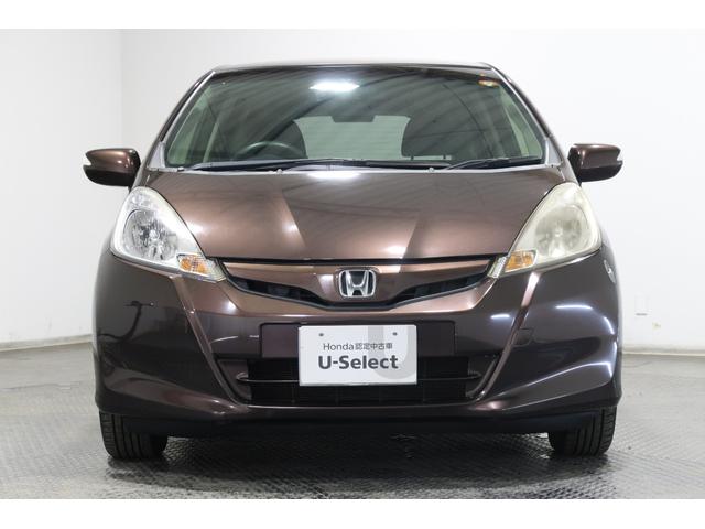 フィット シーズファインスタイル　ワンオーナー　禁煙　認定中古車　３か月保証付き　純正ナビ　バックモニター　ワンセグＴＶ　ＣＤ再生　ＥＴＣ　Ｗエアバッグ　パワーウィンドウ　盗難防止装置　バックカメラ　ＤＶＤ　キーフリー　エアコン（18枚目）