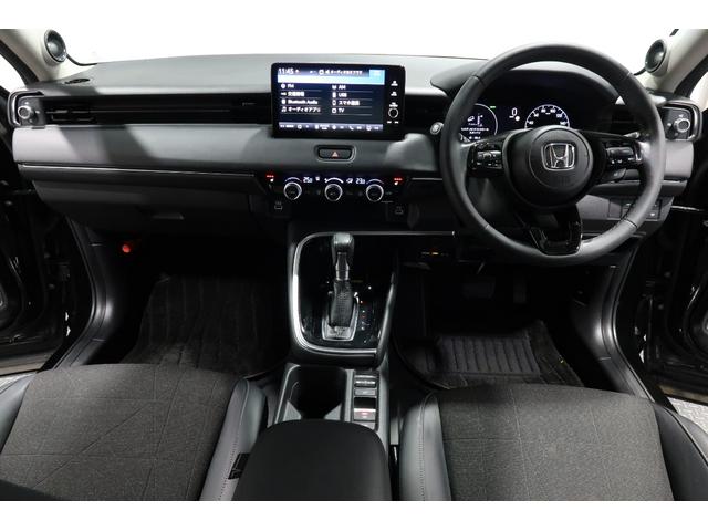 ヴェゼル ｅ：ＨＥＶＺ　ワンオーナー　禁煙　認定中古車　衝突軽減ブレーキ　前後ドラレコ　全周囲カメラ　シートヒーター　ハンドルヒーター　プレミアムオーディオ　ワイヤレス充電　フルセグＴＶ　コネクトディスプレイ　ＥＴＣ２．０（2枚目）