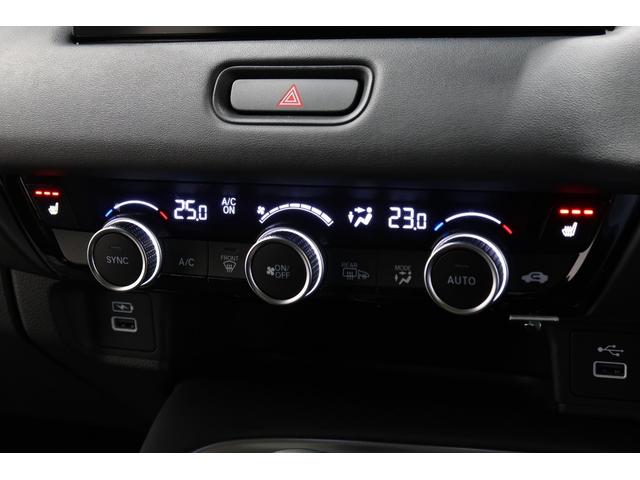 ヴェゼル ｅ：ＨＥＶＺ　ワンオーナー　禁煙　認定中古車　衝突軽減ブレーキ　前後ドラレコ　全周囲カメラ　シートヒーター　ハンドルヒーター　プレミアムオーディオ　ワイヤレス充電　フルセグＴＶ　コネクトディスプレイ　ＥＴＣ２．０（13枚目）